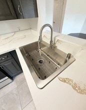 3119 Foothill Blvd, Unit 4 in La Crescenta, CA - Foto de edificio - Building Photo