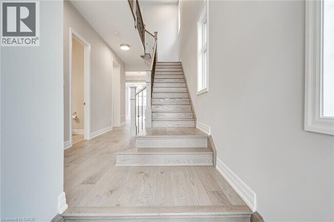 3041 William Cutmore Blvd in Oakville, ON - Building Photo - Building Photo