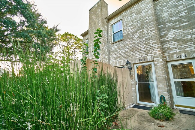 property at 2816 Holly Hall St