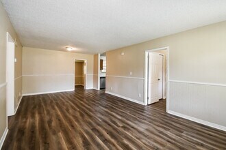 1658 Louvre Dr in Jacksonville, FL - Building Photo - Building Photo