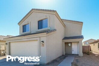 10907 E Arcadia Ave in Mesa, AZ - Foto de edificio - Building Photo