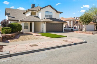 12280 Red Sun Dr in El Paso, TX - Building Photo - Building Photo