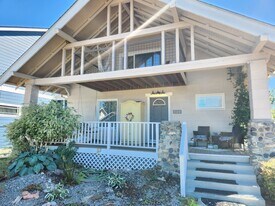 520 S 51st St, Unit A in Tacoma, WA - Building Photo