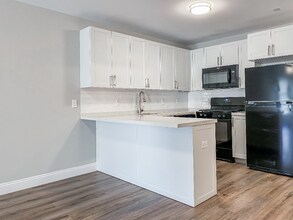 20 Canfield St in Orange, NJ - Building Photo - Building Photo