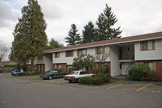 Taylene Court in Portland, OR - Building Photo - Building Photo