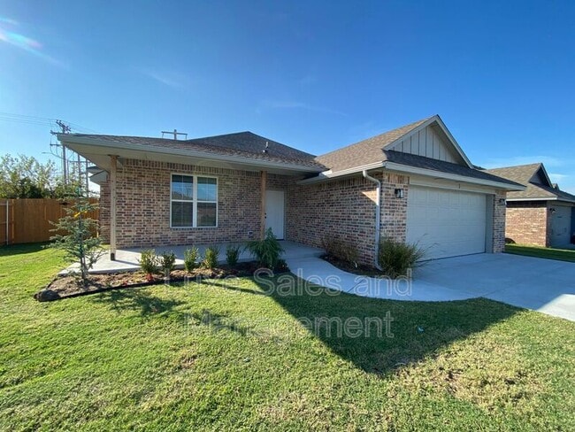 101 N Shannon Way in Mustang, OK - Building Photo - Building Photo