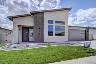 2745 Eclipse Ave in Grand Junction, CO - Building Photo