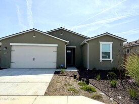 7201 Capitol Reef Dr in Bakersfield, CA - Building Photo