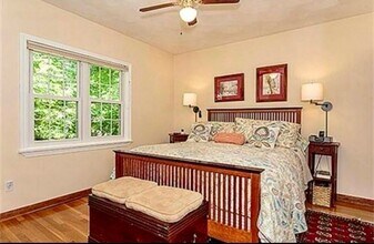 18 Moulton Rd, Unit 2 in Arlington, MA - Building Photo - Building Photo