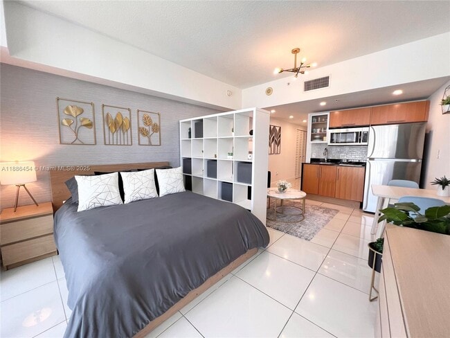 property at 1750 N Bayshore Dr