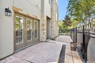2101 Elmen St in Houston, TX - Building Photo - Building Photo