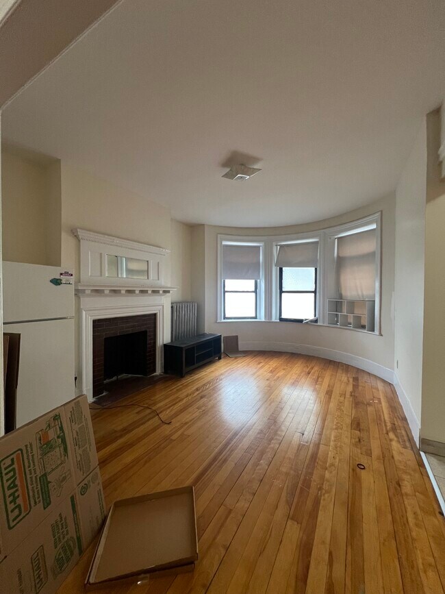 19 Brighton Ave, Unit 1 in Boston, MA - Building Photo - Building Photo