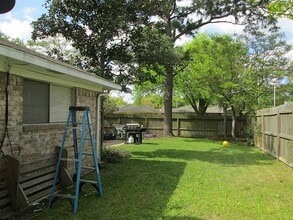 15834 Boulder Oaks Dr in Houston, TX - Building Photo - Building Photo