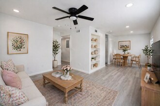 1107 Shasta Ave W in McAllen, TX - Foto de edificio - Building Photo