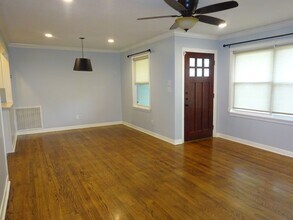 2231 Saxon Dr in Houston, TX - Building Photo - Building Photo