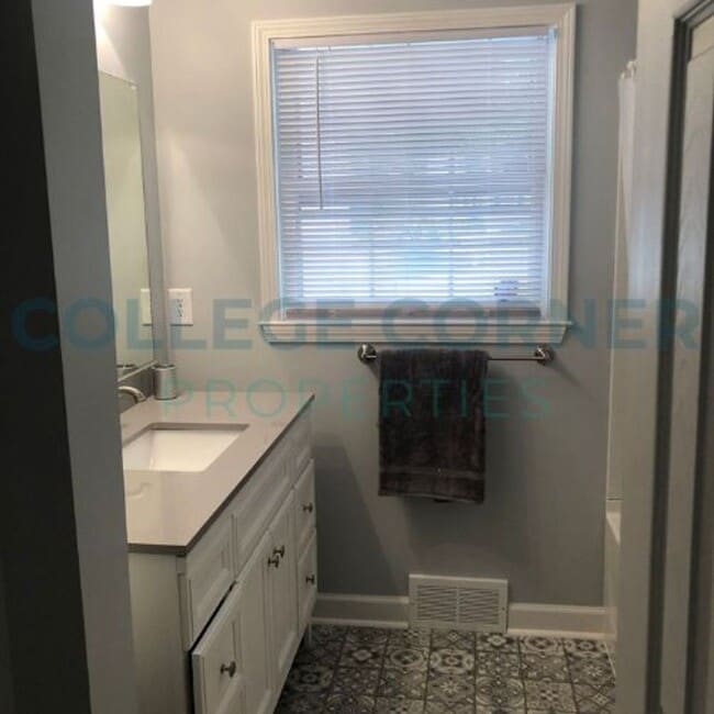 1211 Brookwood Dr in Winston-Salem, NC - Building Photo - Building Photo