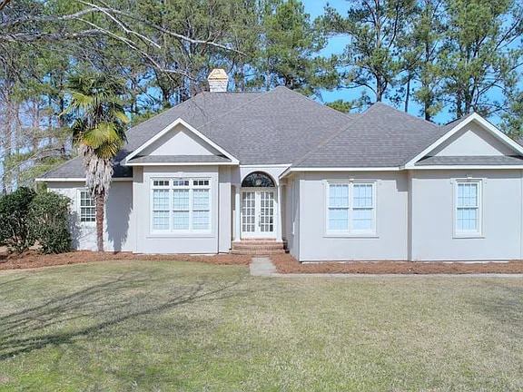 1011 River Pointe Dr in Albany, GA - Building Photo