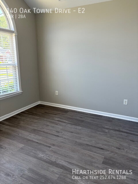 140 Oak Towne Dr in Greenville, NC - Foto de edificio - Building Photo