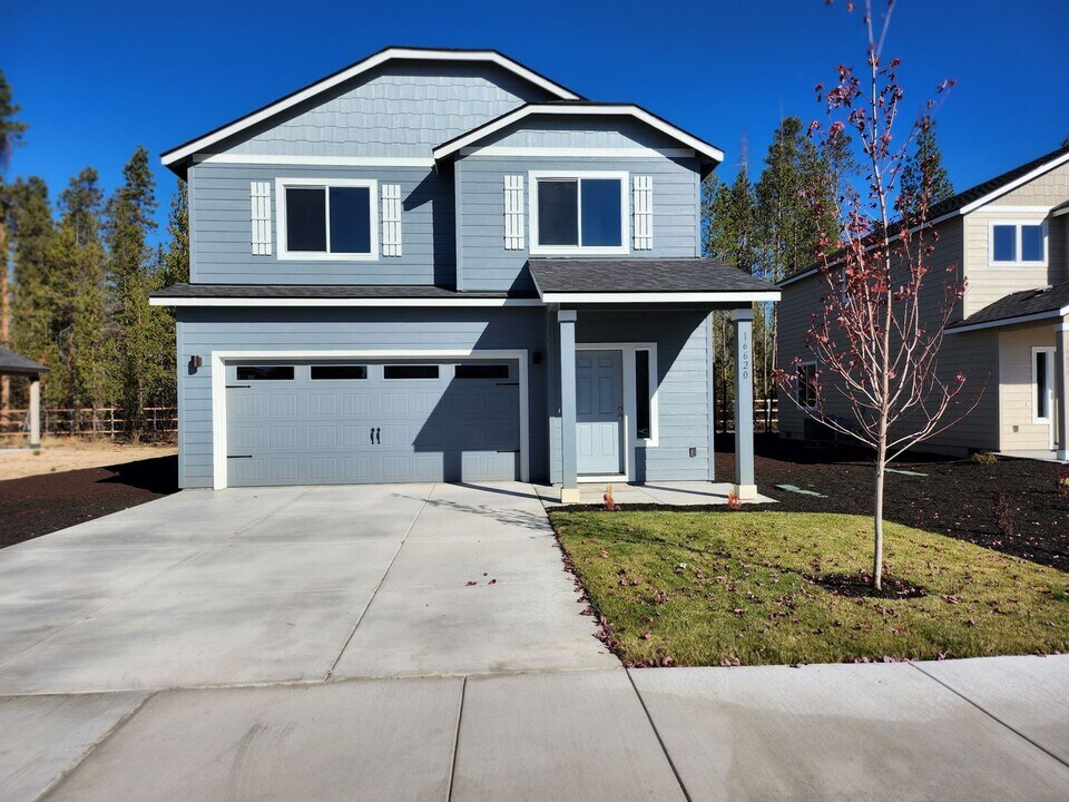 16620 Landing Ct in La Pine, OR - Building Photo