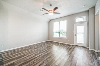 136 Colby's Way in Montgomery, TX - Building Photo - Building Photo
