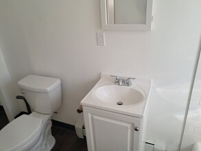 1727 Lincoln St, Unit 1B in North Chicago, IL - Building Photo - Building Photo