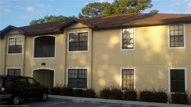 1013 W Pleasant St-Unit -7 in Avon Park, FL - Foto de edificio - Building Photo