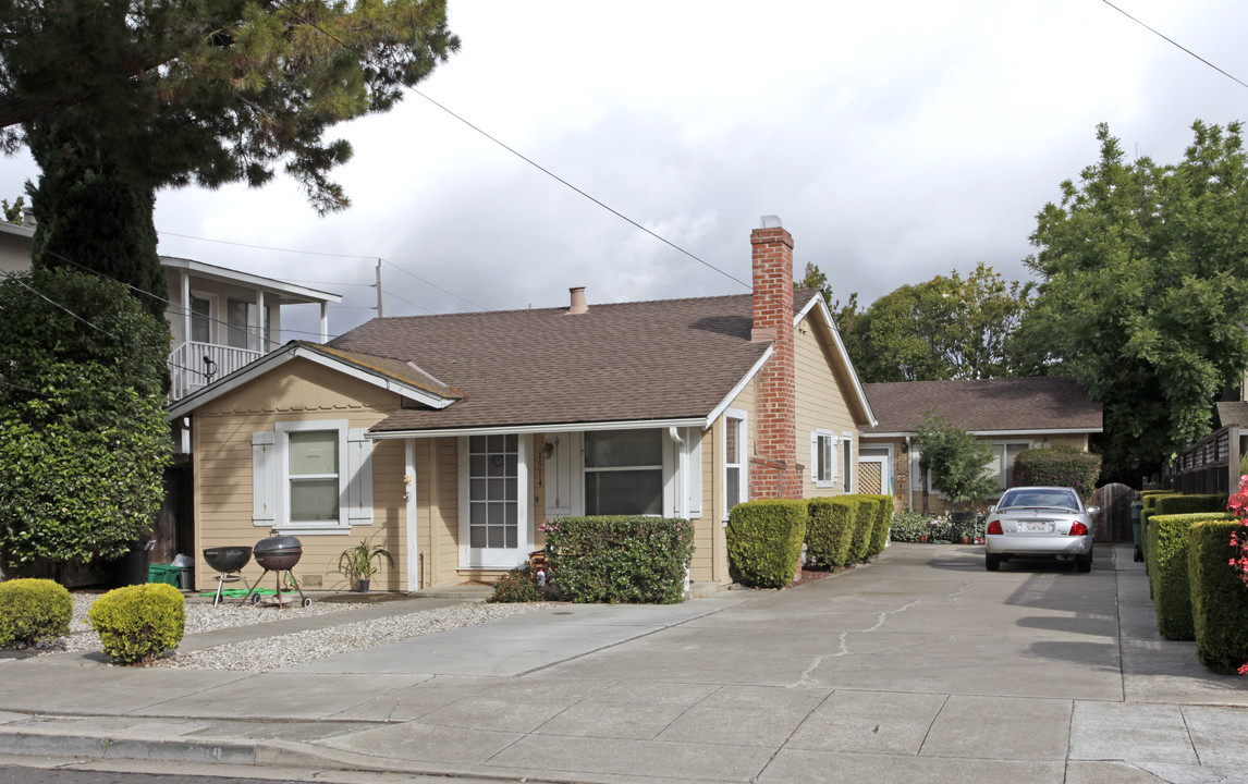 1514-1516 Oak Ave in Redwood City, CA - Building Photo