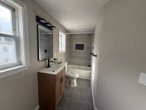 18 Meadow St in Taunton, MA - Building Photo - Building Photo