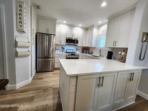 1800 The Greens Way in Jacksonville Beach, FL - Building Photo - Building Photo