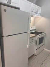 1766 Abbey Rd in West Palm Beach, FL - Building Photo - Building Photo