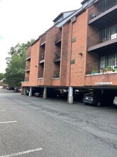 181 Loomis Dr, Unit 147 in West Hartford, CT - Building Photo - Building Photo