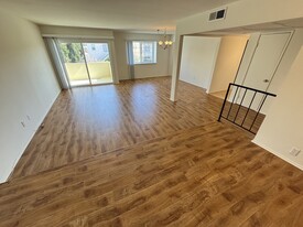 1111 S Corning St, Unit 202 in Los Angeles, CA - Building Photo