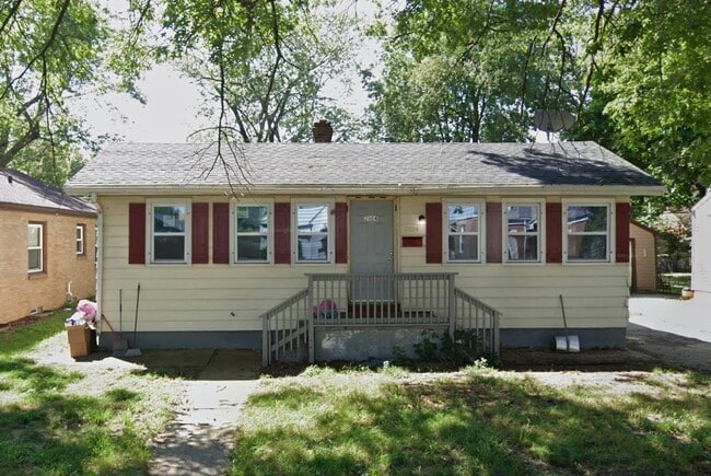 property at 2804 Kenmore Ave