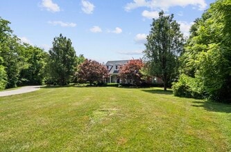 233 Forest Ct in Edwardsville, IL - Building Photo - Building Photo