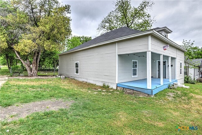 property at 702 N 8th St