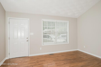 806 Tin Dor Way in Louisville, KY - Building Photo - Building Photo
