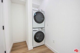 11443 Hatteras St in Los Angeles, CA - Building Photo - Building Photo