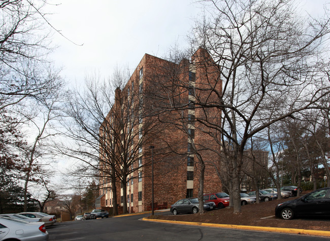 Lakeview Apartments in Bethesda, MD - Building Photo - Building Photo