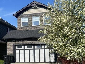 7700 Ellesmere Ln in Sherwood Park, AB - Building Photo