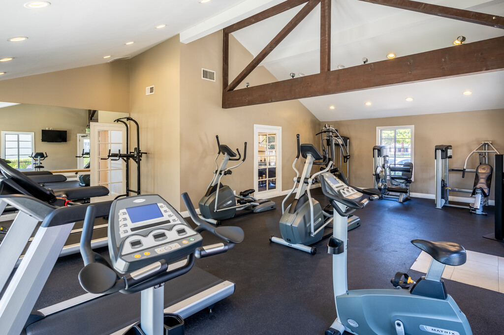 Versailles on the Lake Apartments in Santa Ana, CA