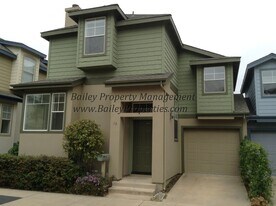 19 Mary Case Ln in Santa Cruz, CA - Building Photo