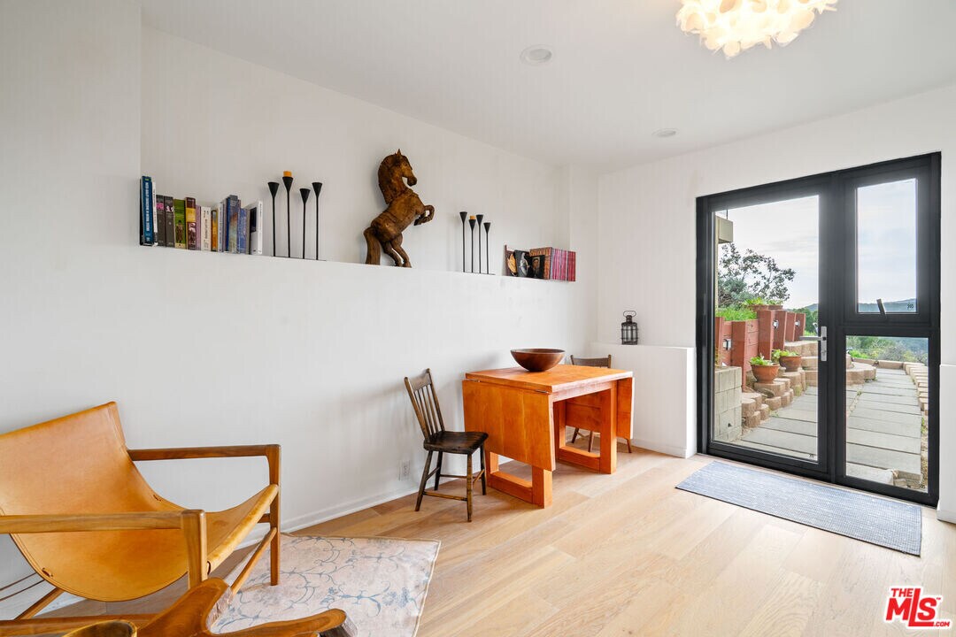 1432 Penny Rd in Topanga, CA - Building Photo