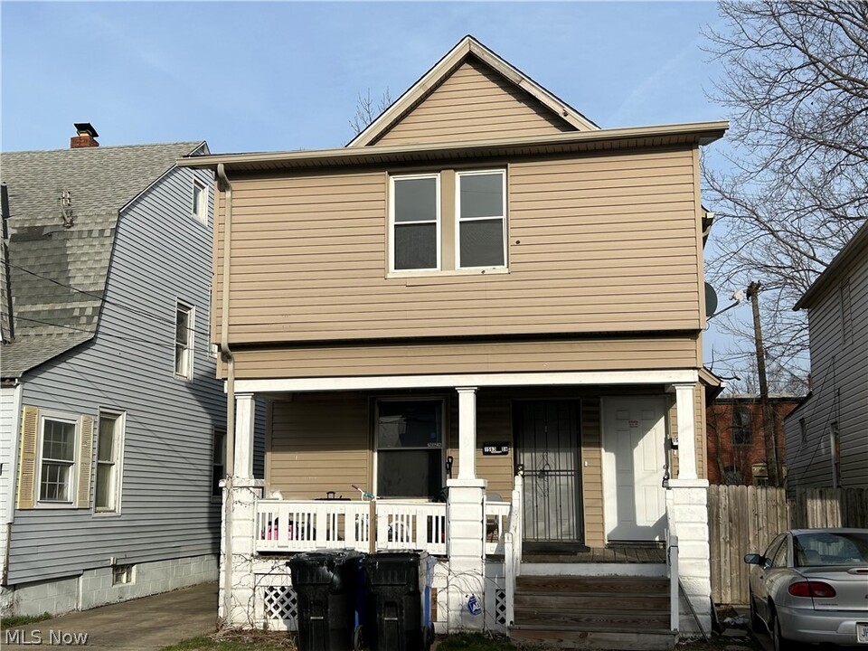 1563 W 102nd St in Cleveland, OH - Building Photo