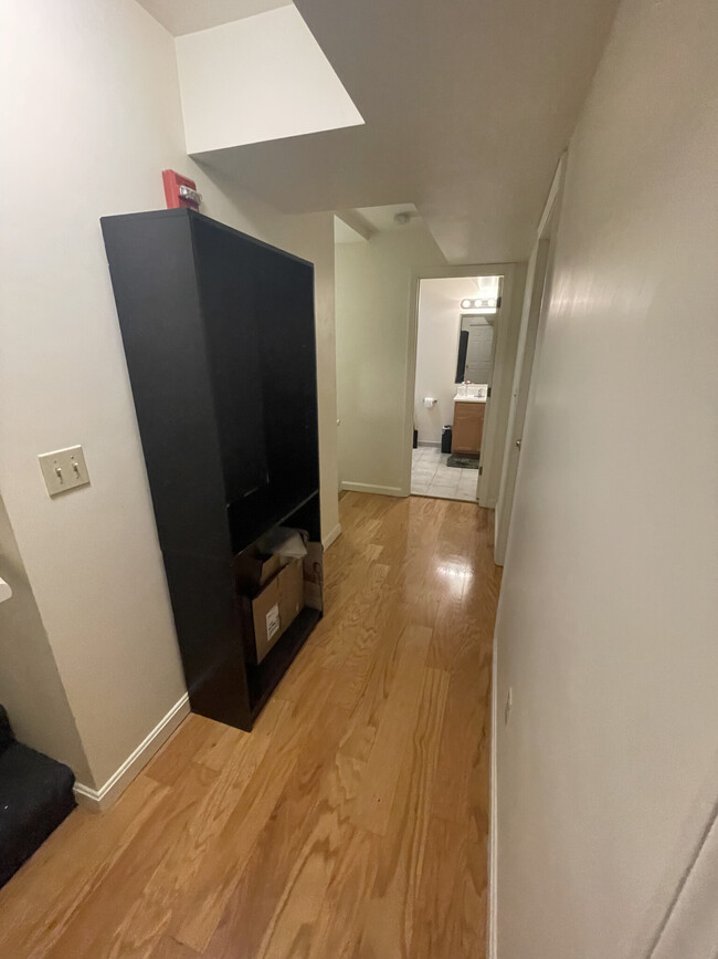 34 Raymond St, Unit A in Boston, MA - Building Photo - Building Photo