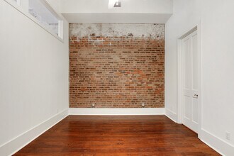 204 Decatur St in New Orleans, LA - Building Photo - Building Photo