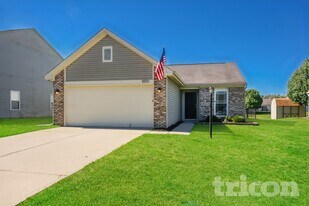 5530 Thompson Park Blvd in Indianapolis, IN - Building Photo