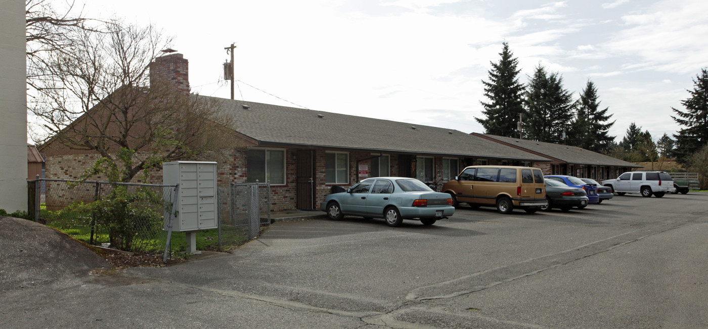 9619-9621 E Mill Plain Blvd in Vancouver, WA - Building Photo