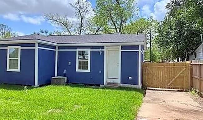7023 Myrtle St in Houston, TX - Building Photo - Building Photo