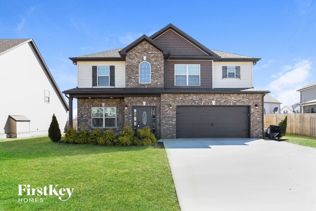 1285 Winterset Dr in Clarksville, TN - Foto de edificio