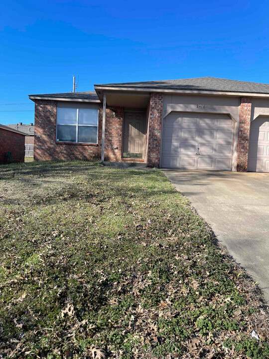 2478 W Mary Dr in Fayetteville, AR - Building Photo
